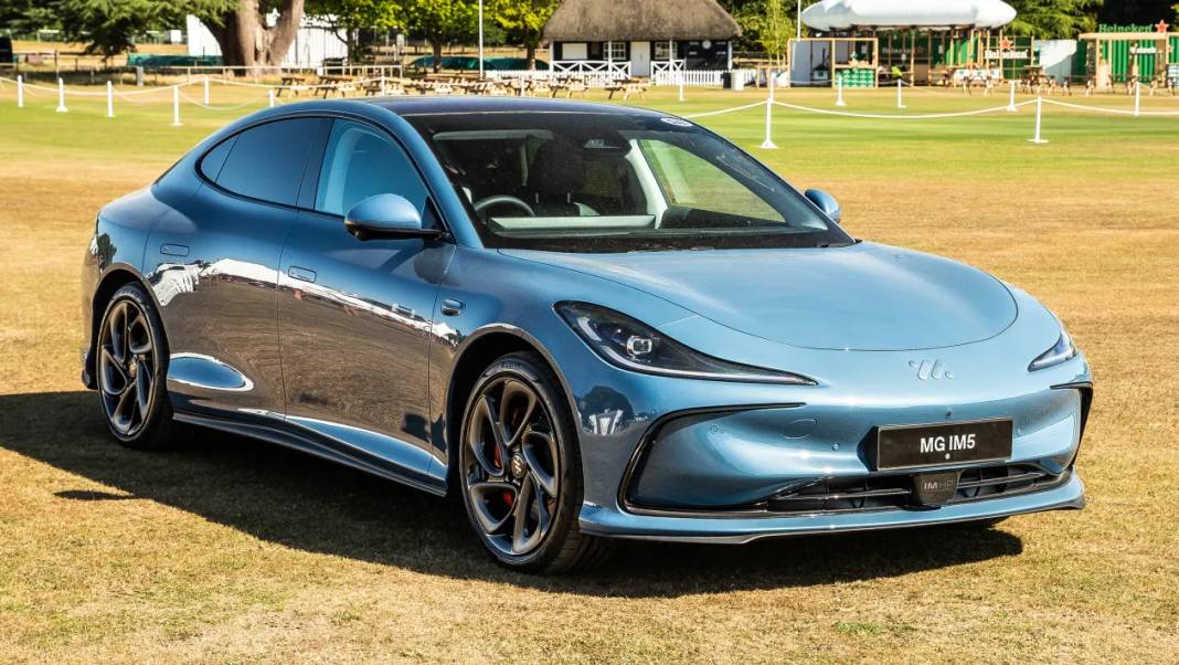ÇİNLİ MG'DEN TESLA'YA YANIT: Yeni IM5 Sedan ve IM6 SUV tanıtıldı 4